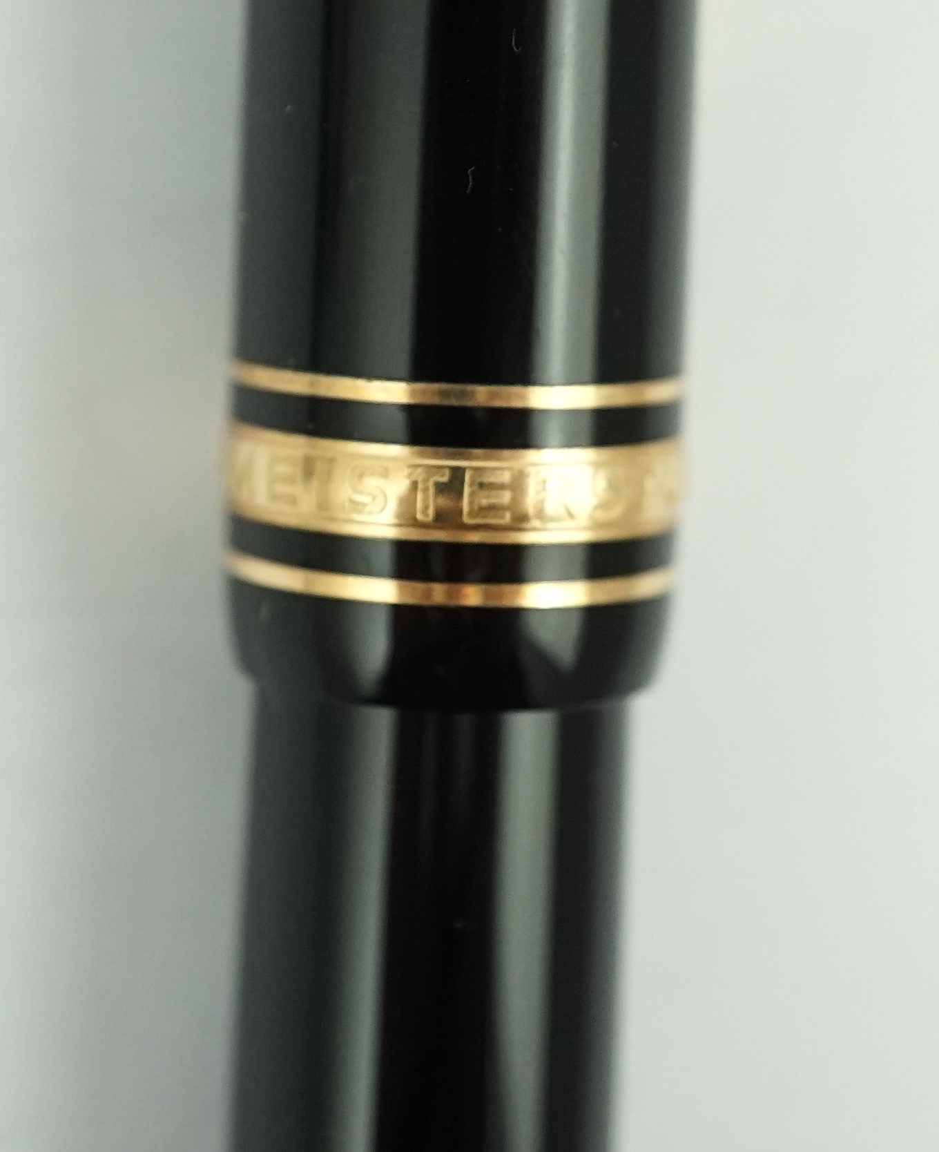 A Montblanc 146 fountain pen, boxed